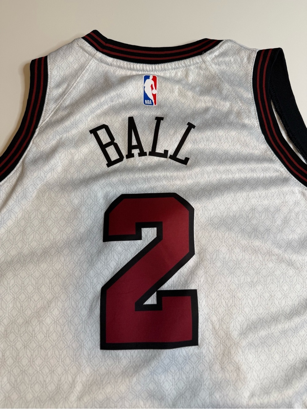 Nike Chicago Bulls Lonzo Ball #2 City Edition Swingman Jersey Youth Large 14-16